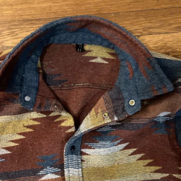 Southwest Style Shacket. XL - Picture 3 of 4